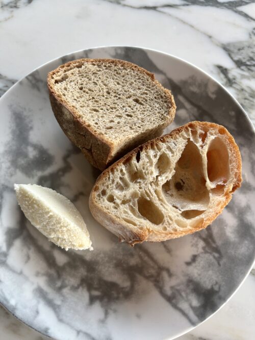 amuse:トリュフ香るホイップバターとパン