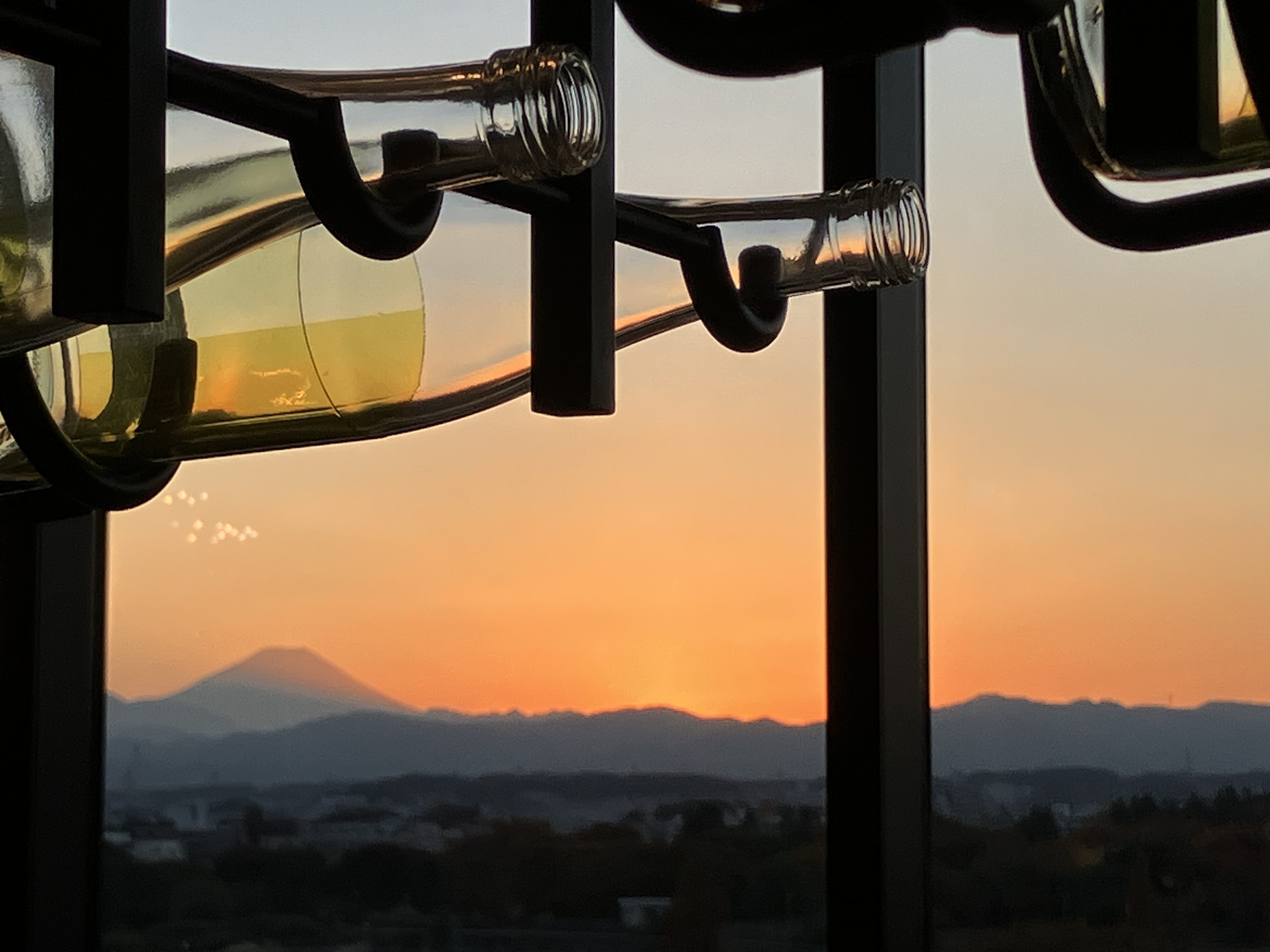 ご来店して頂いた親愛なるお客様や業者様など各位へお知らせ